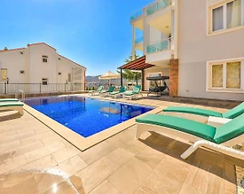 Kaş Kalkan'da Merkezi Konumda, Özel Havuzlu, Lüks Villa - 3