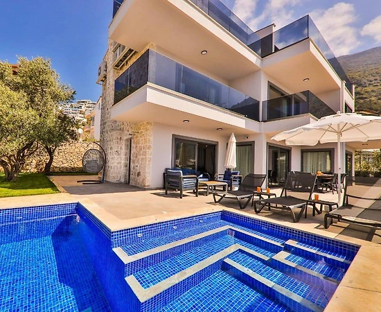 Kaş Kalkan'da Merkezi Konumda, Özel Havuzlu, Lüks Villa - 1