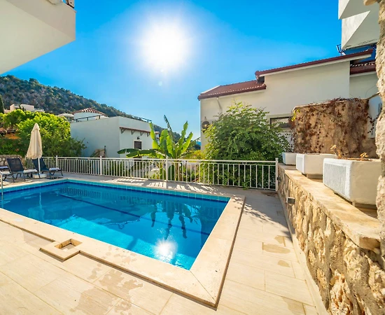Kaş Kalkan'da Merkezi Konumda, Özel Havuzlu, Lüks Villa - 1