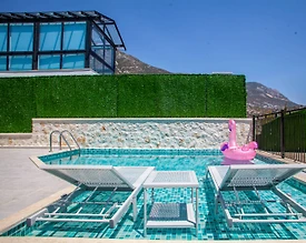 Kaş Kalkan'da Merkezi Konumlu, Açık ve Kapalı Havuzlu, Şık Villa - 2