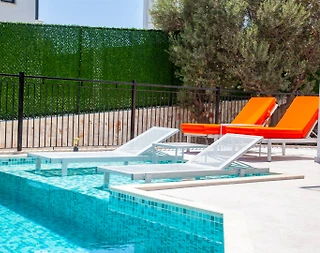 Kaş Kalkan'da Merkezi Konumlu, Açık ve Kapalı Havuzlu, Şık Villa - 3