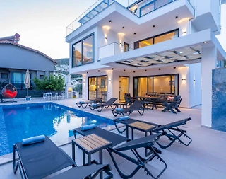 Kaş Kalkan'da Merkezi Konumlu, Özel Havuzlu, 6 Kişilik, Jakuzili Villa - 1