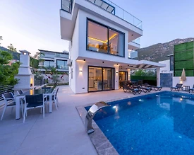 Kaş Kalkan'da Merkezi Konumlu, Özel Havuzlu, 6 Kişilik, Jakuzili Villa - 2