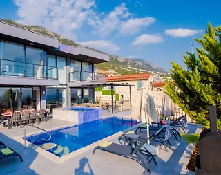 Kaş Kalkan'da Modern Tasarımlı, Özel Çift Havuzlu, Konforlu Villa - 1
