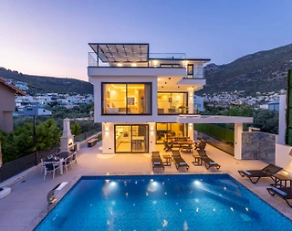 Kaş Kalkan'da Modern Tasarımlı, Özel Havuzlu, 3+1 Konforlu Villa - 1