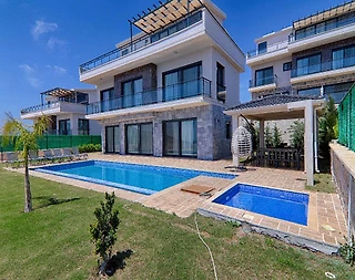 Kaş Kalkan'da Modern Tasarımlı, Özel Havuzlu, Kiralık Villa - 1