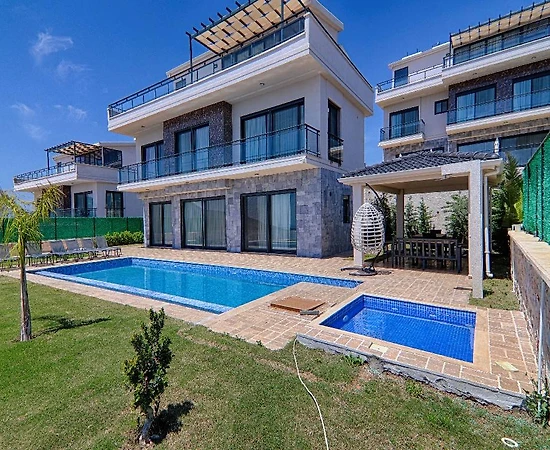 Kaş Kalkan'da Modern Tasarımlı, Özel Havuzlu, Kiralık Villa - 1