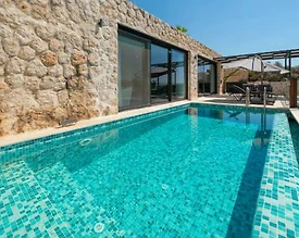 Kaş Kalkan'da Muhteşem Deniz Manzaralı, Isıtmalı Havuzlu, Jakuzili Villa - 3