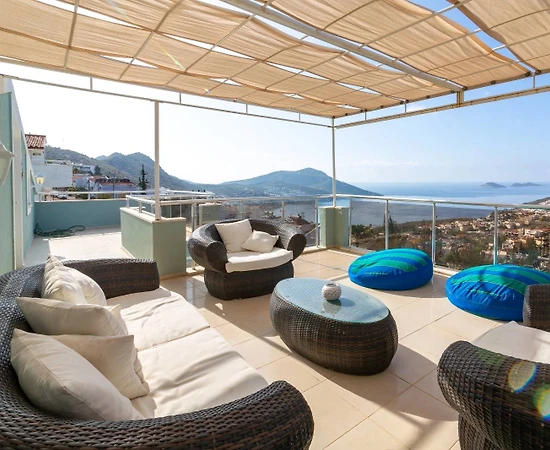 Kaş Kalkan'da Muhteşem Deniz Manzaralı, Özel Havuzlu, Geniş Villa - 1