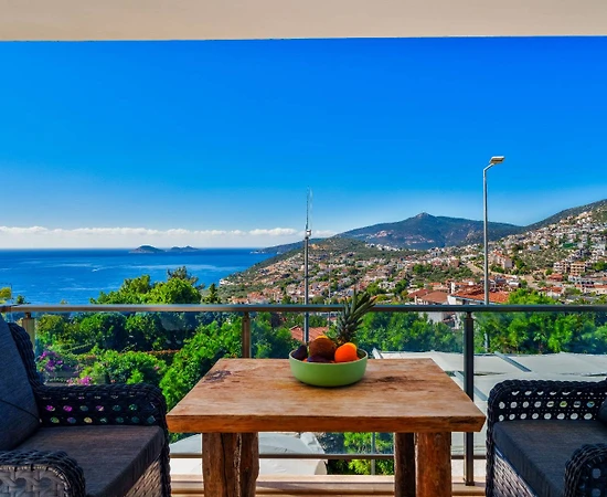 Kaş Kalkan'da Muhteşem Deniz Manzaralı, Özel Havuzlu, Kiralık Villa - 1