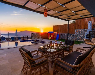 Kaş Bezirgan'da Muhteşem Deniz Manzaralı, Özel Havuzlu, Lüks Villa - 4