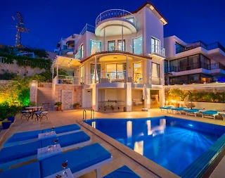 Kaş Kalkan'da Doğa ve Deniz Manzaralı, Özel Havuzlu, Kiralık Villa - 1