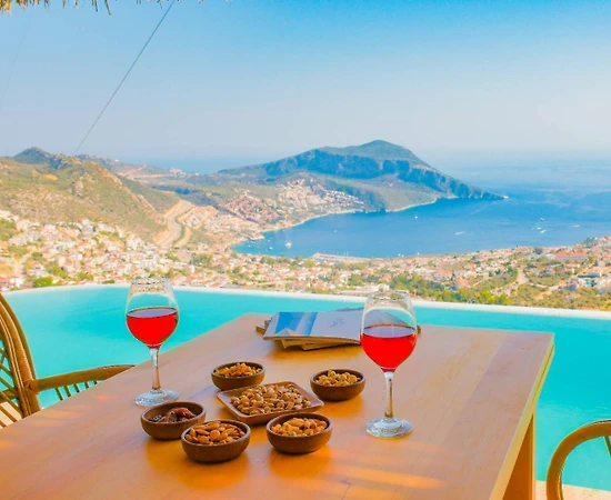 Kaş İslamlar'da Muhteşem Deniz Manzaralı, Özel Havuzlu, Tiny House - 1