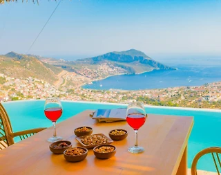 Kaş İslamlar'da Muhteşem Deniz Manzaralı, Özel Havuzlu, Tiny House - 1