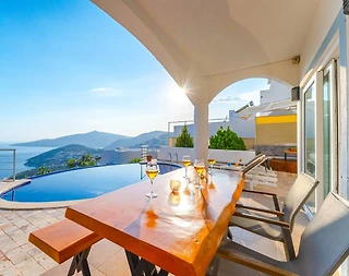 Kaş Kalkan'da Muhteşem Manzaralı, Özel Havuzlu, Merkezi Villa - 3