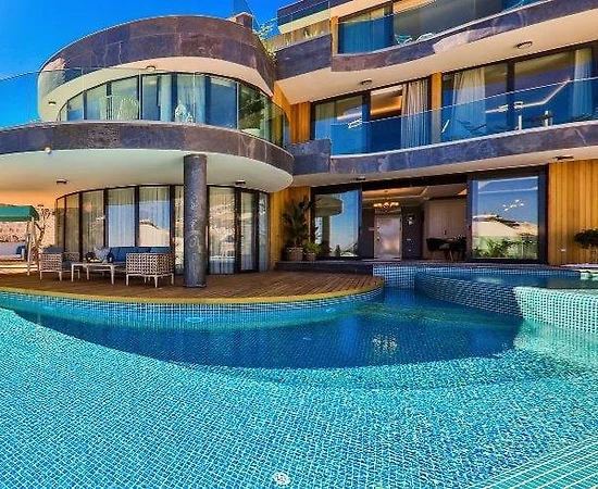 Kaş Kalkan'da Muhteşem Tasarımlı, Özel Havuzlu, Deniz Manzaralı Villa - 1