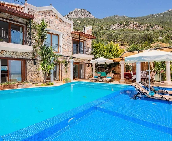 Kaş İslamlar'da Panoramik Deniz Manzaralı, Özel Havuzlu, Kiralık Villa - 1