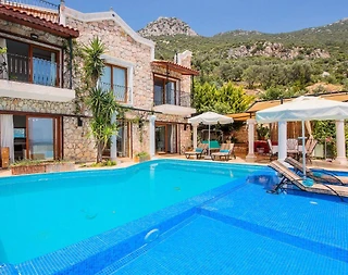 Kaş İslamlar'da Panoramik Deniz Manzaralı, Özel Havuzlu, Şık Villa - 1