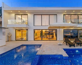 Kaş Kalkan'da Panoramik Deniz Manzaralı, Sonsuzluk Havuzlu, Lüks Villa - 2