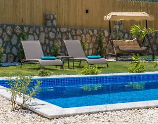 Kaş Sarıbelen'de Yemyeşil Bahçeli, Özel Havuzlu, Konforlu Tiny House - 5