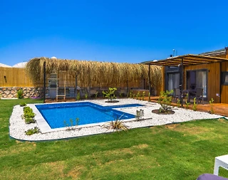 Kaş Sarıbelen'de Yemyeşil Bahçeli, Özel Havuzlu, Konforlu Tiny House - 4