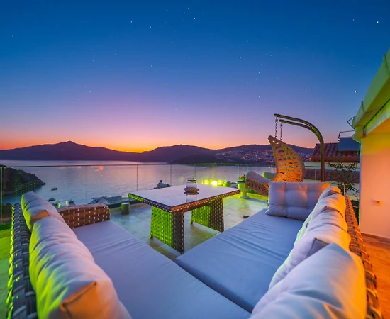 Kaş Kalkan'da Şehir Merkezine Yakın, Özel Havuzlu, Kiralık Villa - 1