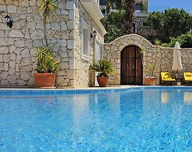 Kaş Kalkan'da Göz Alıcı Deniz Manzaralı, Özel Havuzlu, Taş Villa - 2