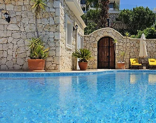 Kaş Kalkan'da Göz Alıcı Deniz Manzaralı, Özel Havuzlu, Taş Villa - 2