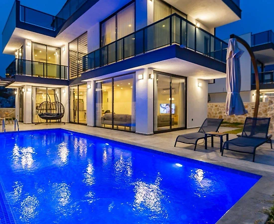 Kaş Kalkan'da Yemyeşil Bahçeli, Özel Havuzlu, 3+1 Villa - 1