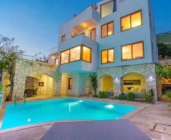 Kaş Kalkan'da Yeşillikler İçerisinde, Özel Havuzlu, Konforlu Villa - 1