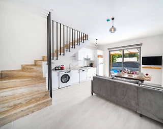 Kaş Kasaba'da Göz Alıcı Doğada, Özel Havuzlu, Konforlu Villa - 4