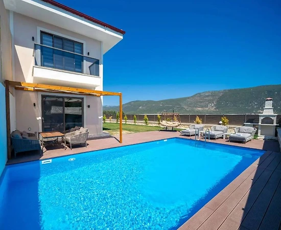 Kaş Kasaba'da Sessiz Konumda, Özel Havuzlu, 2+1 Villa - 1