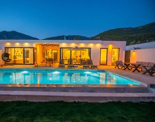 Kaş Kınık'ta Şehirden Uzakta, Özel Havuzlu, Lüks Villa - 1