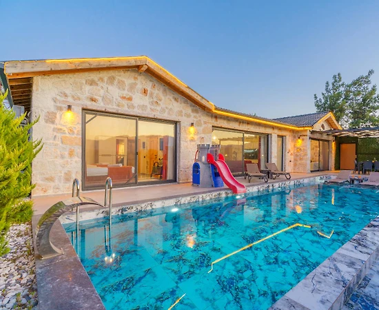 Kaş Kınık'ta Otantik Tasarımlı, Özel Havuzlu, 5 Kişilik Villa - 1