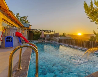 Kaş Kınık'ta Otantik Tasarımlı, Özel Havuzlu, 5 Kişilik Villa - 4
