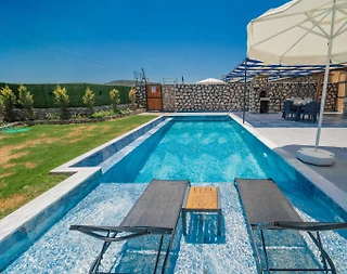 Kaş Kınık'ta Sakin Konumda, Özel Havuzlu, Muhafazakar Taş Villa - 4