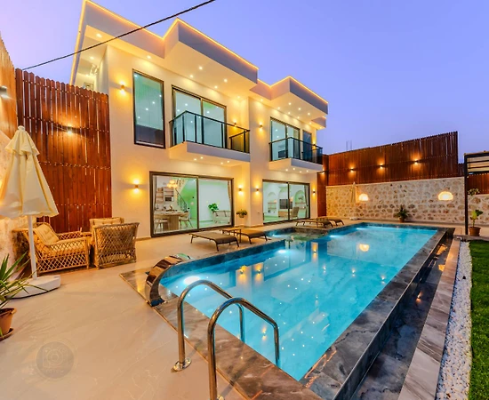 Kaş Kınık'ta Şehirden Uzakta, Özel Havuzlu, Lüks Villa - 1