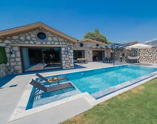Kaş Kınık'ta Taş Mimarili, Özel Havuzlu, Jakuzili Kiralık Villa - 1