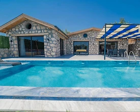 Kaş Kınık'ta Taş Mimarili, Özel Havuzlu, Jakuzili Kiralık Villa - 2