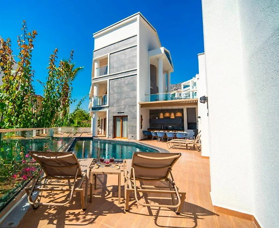 Kaş Kalkan'da Merkezi Konumda, Özel Havuzlu, Modern Villa - 1