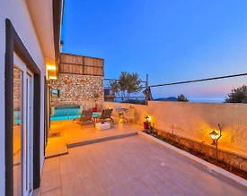 Kaş Kördere'de Balayı Çiftlerine Uygun, Özel Havuzlu, Jakuzili Villa - 2
