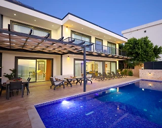 Kaş Kördere'de Deniz Manzaralı, Özel Havuzlu, 6 Kişilik, Şık Villa - 1