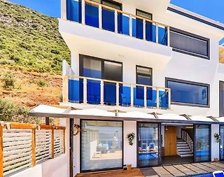 Kalkan Kördere'de Deniz Manzaralı, Özel Havuzlu, Hamamlı Villa - 1