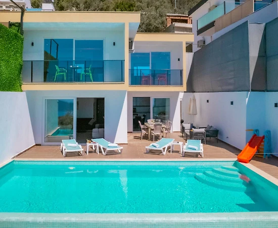 Kaş Kördere'de Deniz Manzaralı, Özel Havuzlu, Kiralık Villa - 1