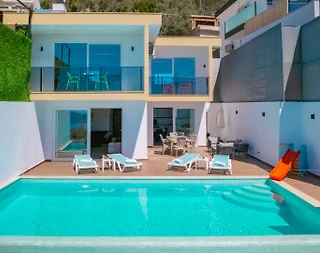 Kaş Kördere'de Deniz Manzaralı, Özel Havuzlu, Kiralık Villa - 1