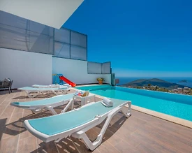 Kaş Kördere'de Deniz Manzaralı, Özel Havuzlu, Kiralık Villa - 2