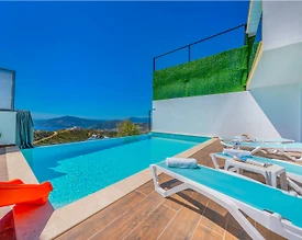 Kaş Kördere'de Deniz Manzaralı, Özel Havuzlu, Kiralık Villa - 3