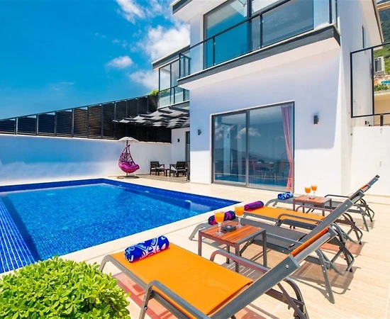 Kaş Kördere'de Enfes Deniz Manzaralı, Özel Havuzlu, Kiralık Villa - 1