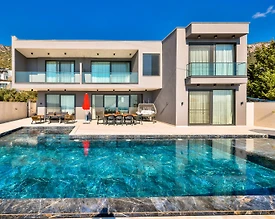 Kaş Kördere'de Enfes Deniz Manzaralı, Özel Havuzlu, Olanaklı Villa - 2