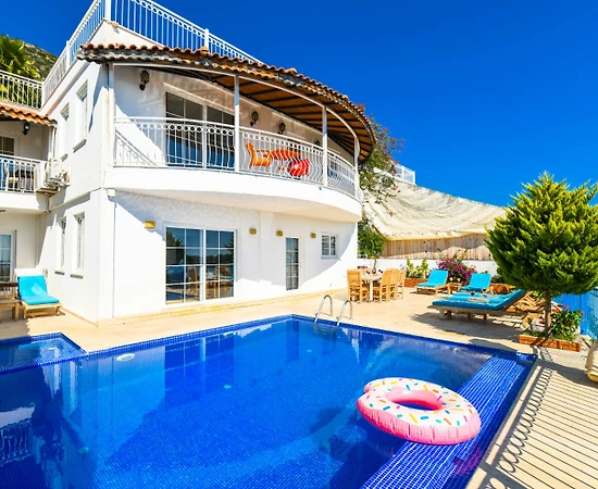 Kaş Kördere'de Geniş Ailelere Uygun, Özel Havuzlu, 10 Kişilik Villa - 1